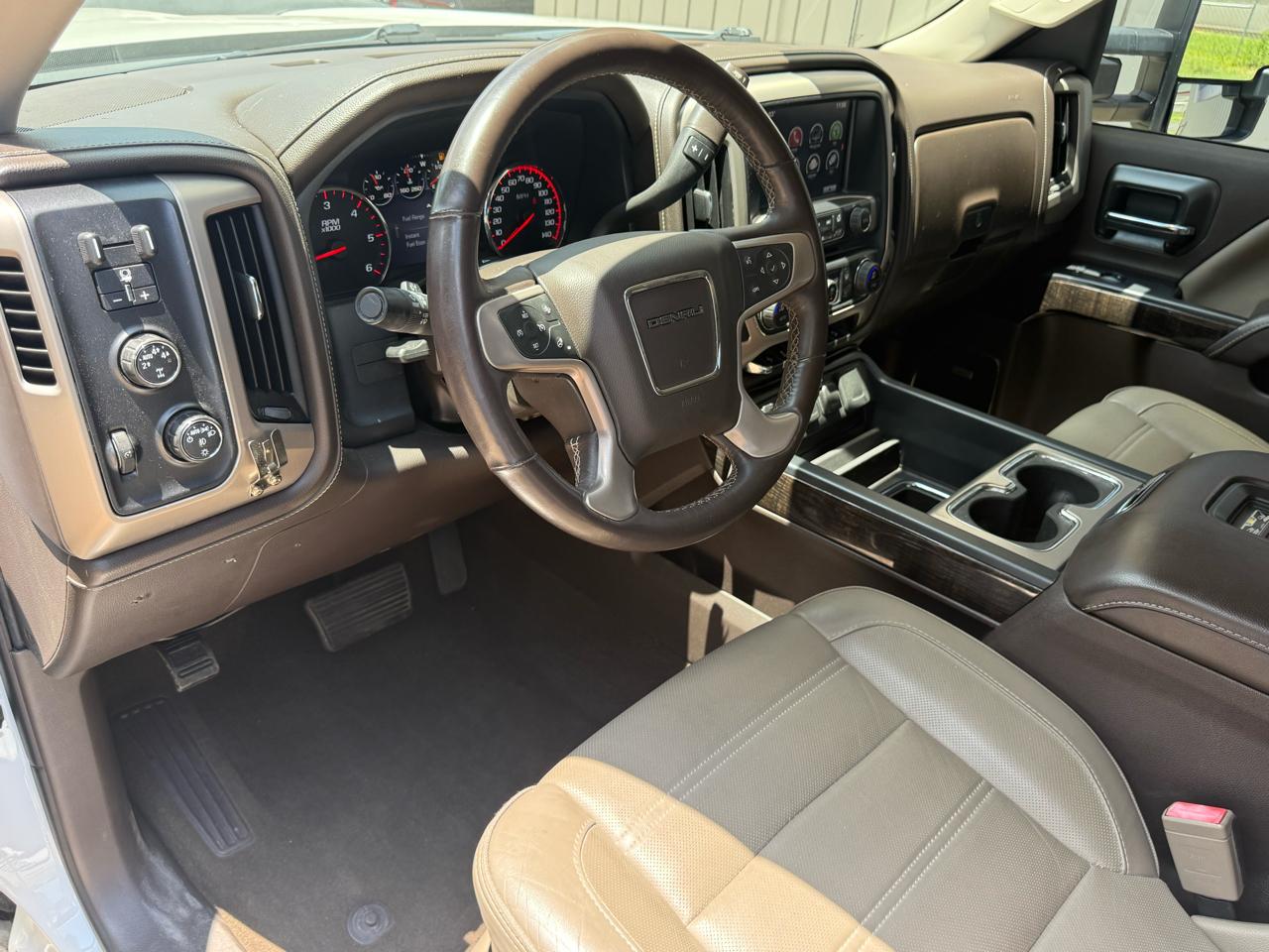 GMC Sierra 1500 4WD Crew Cab 143.5" Denali 2016