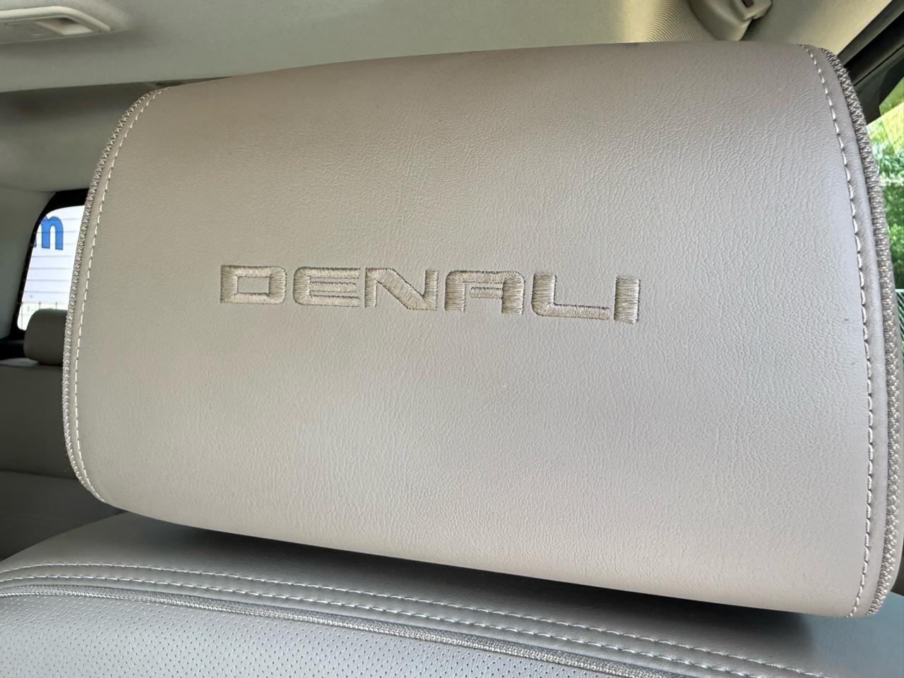 GMC Sierra 1500 4WD Crew Cab 143.5" Denali 2016