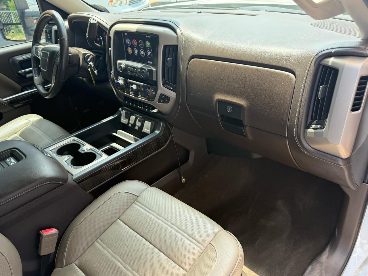 GMC Sierra 1500 4WD Crew Cab 143.5" Denali 2016