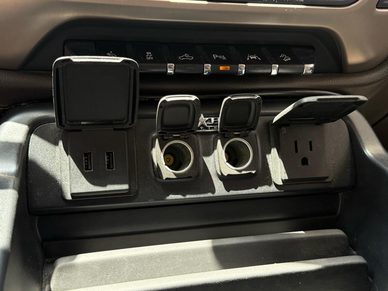 GMC Sierra 1500 4WD Crew Cab 143.5" Denali 2016
