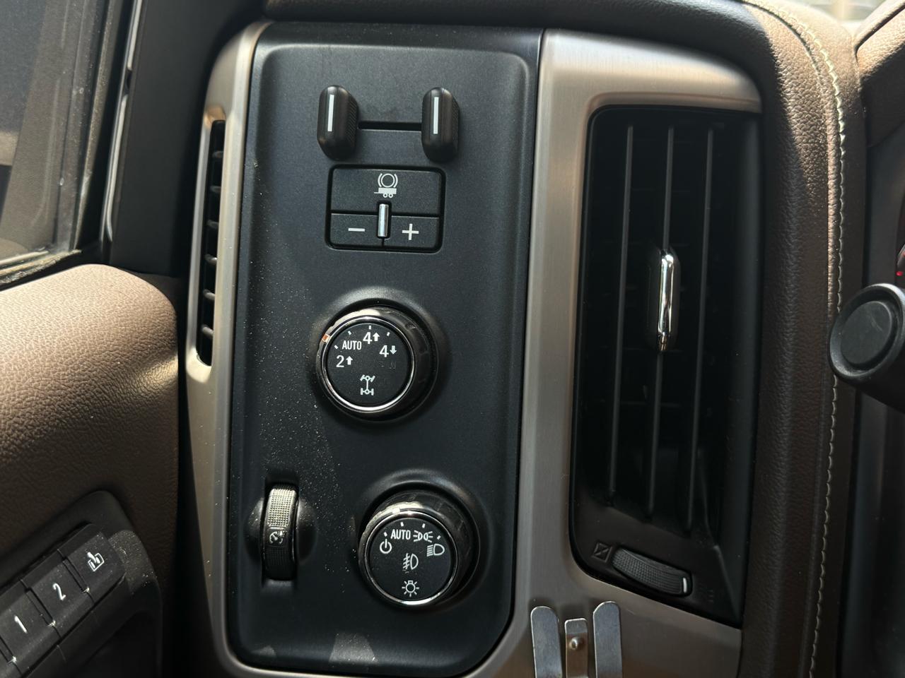 GMC Sierra 1500 4WD Crew Cab 143.5" Denali 2016