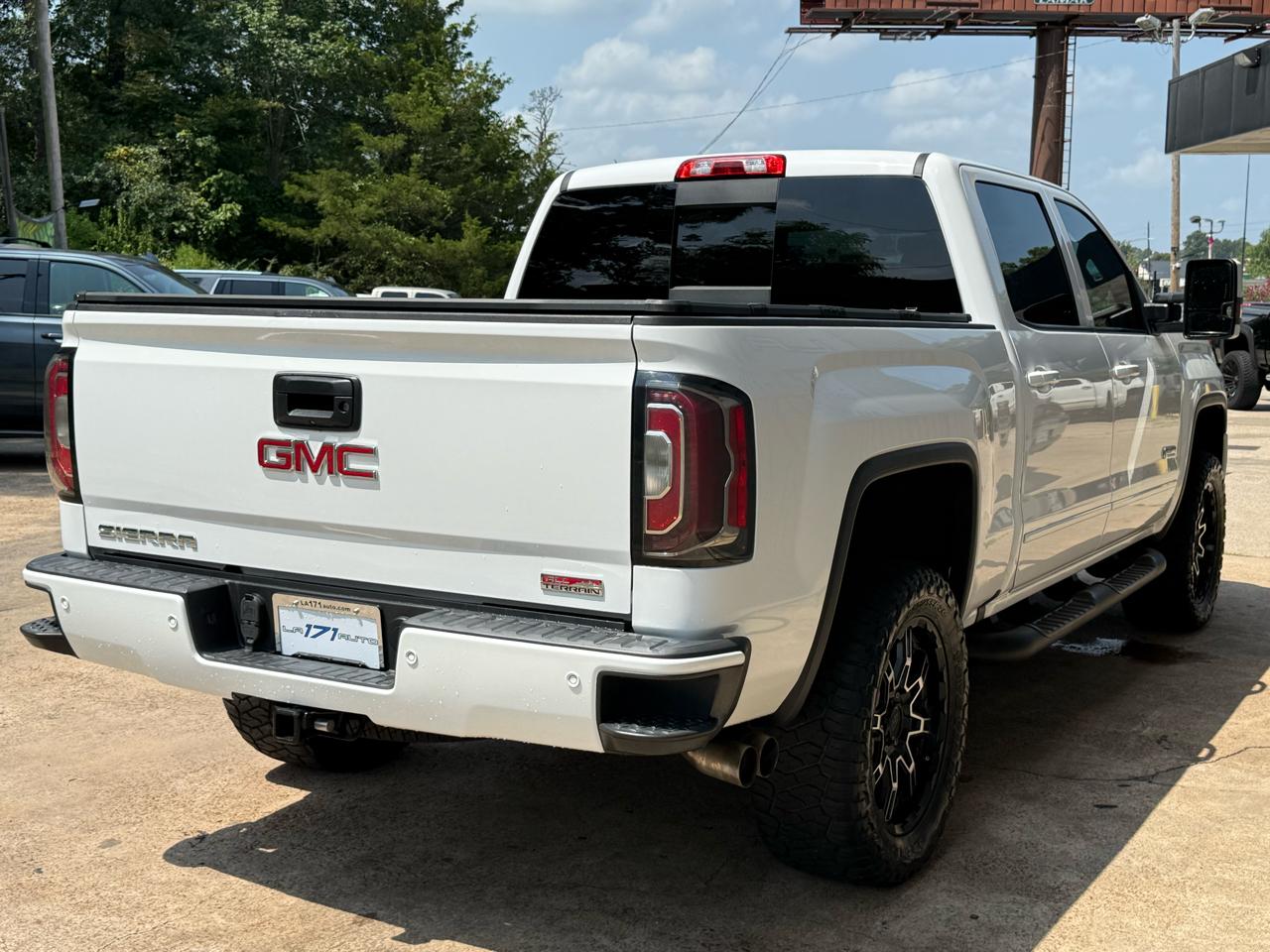 GMC Sierra 1500 4WD Crew Cab 143.5" SLT 2017