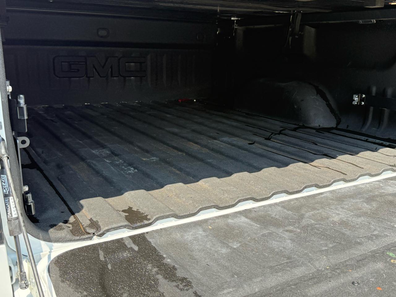 GMC Sierra 1500 4WD Crew Cab 143.5" SLT 2017