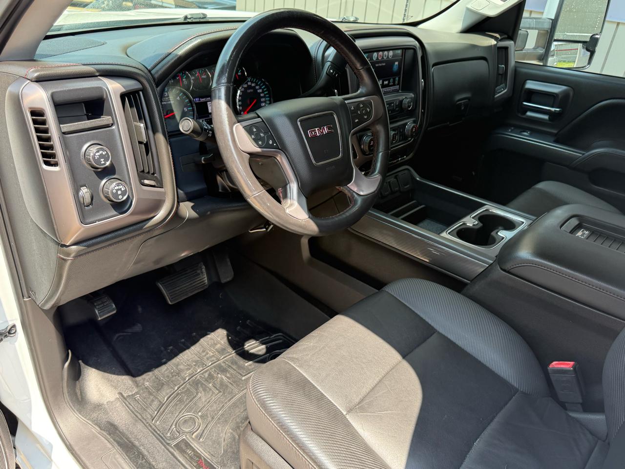 GMC Sierra 1500 4WD Crew Cab 143.5" SLT 2017