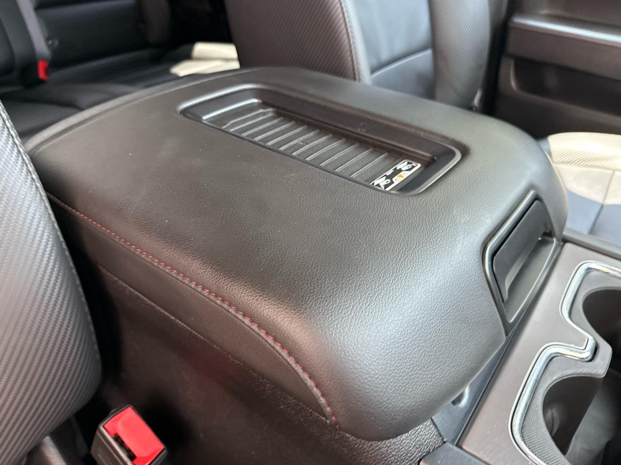 GMC Sierra 1500 4WD Crew Cab 143.5" SLT 2017