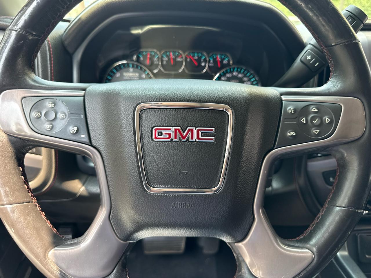 GMC Sierra 1500 4WD Crew Cab 143.5" SLT 2017