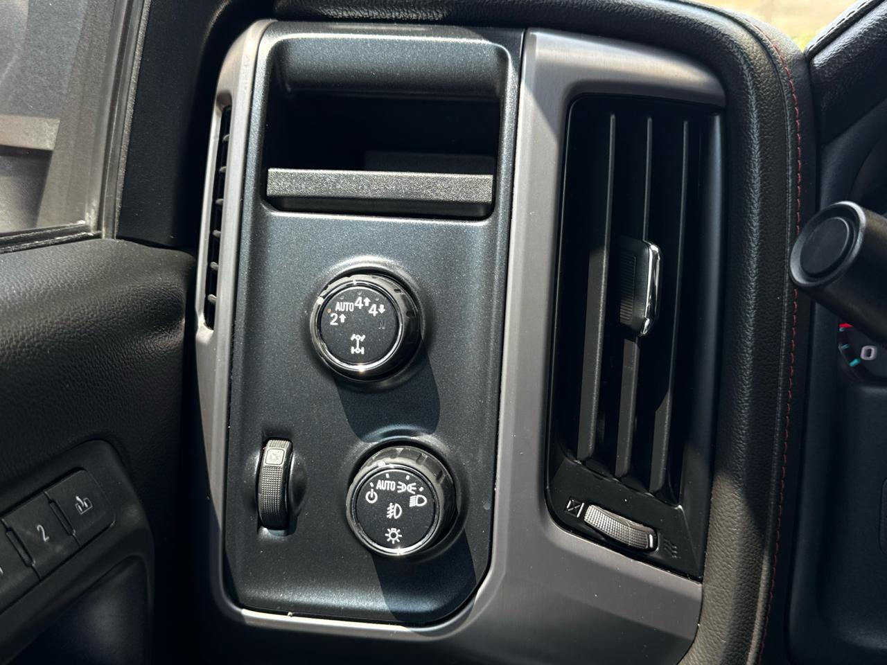 GMC Sierra 1500 4WD Crew Cab 143.5" SLT 2017