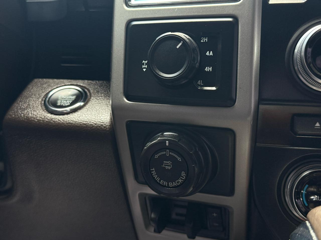 Ford F-150 4WD SuperCrew 145" King Ranch 2016
