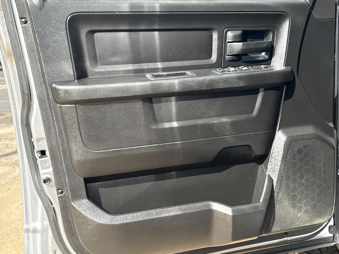 RAM 1500 Classic Tradesman 4x2 Quad Cab 6'4" Box 2019