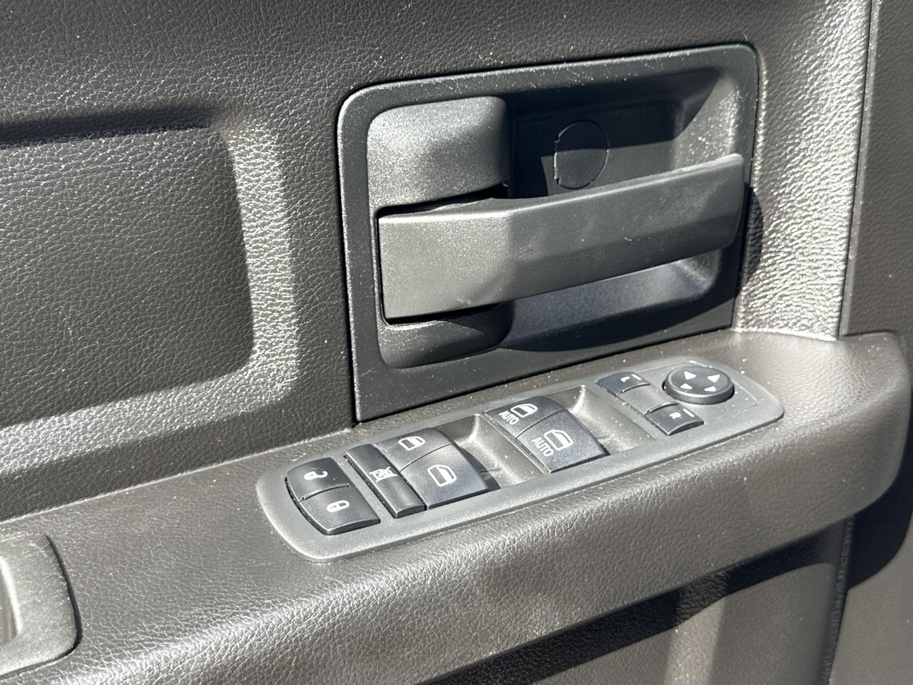 RAM 1500 Classic Tradesman 4x2 Quad Cab 6'4" Box 2019