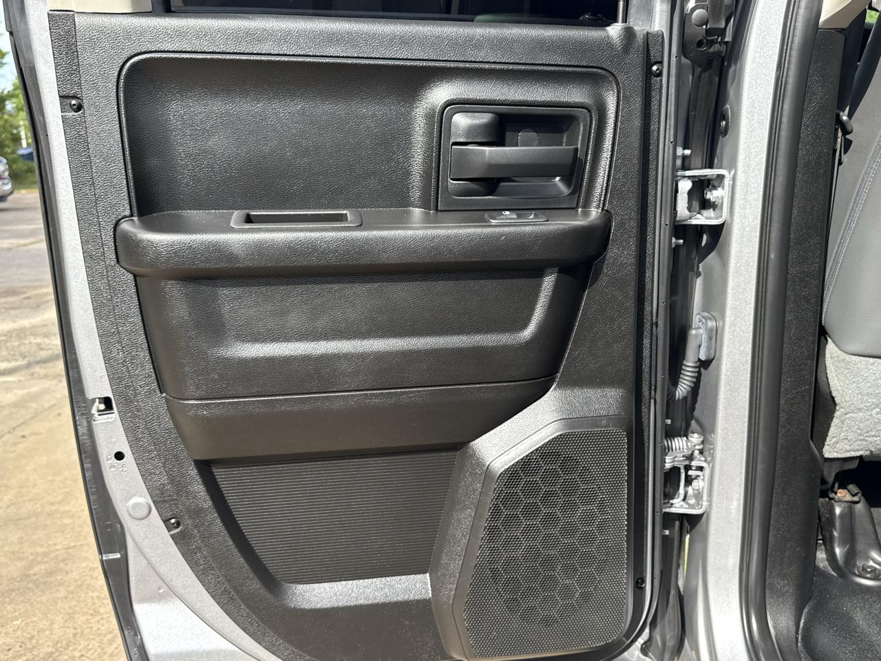 RAM 1500 Classic Tradesman 4x2 Quad Cab 6'4" Box 2019