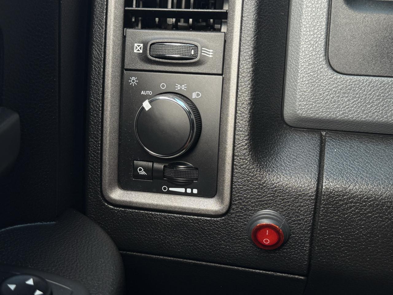 RAM 1500 Classic Tradesman 4x2 Quad Cab 6'4" Box 2019