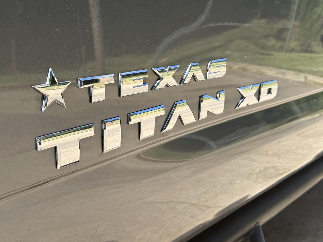 Nissan Titan XD 4x4 Diesel Crew Cab SL 2017