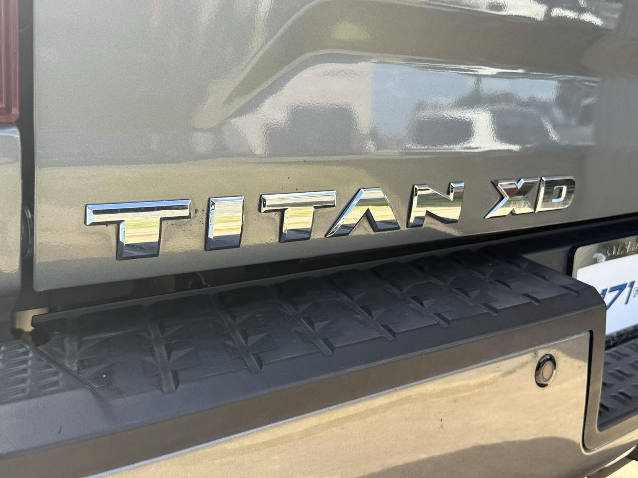 Nissan Titan XD 4x4 Diesel Crew Cab SL 2017