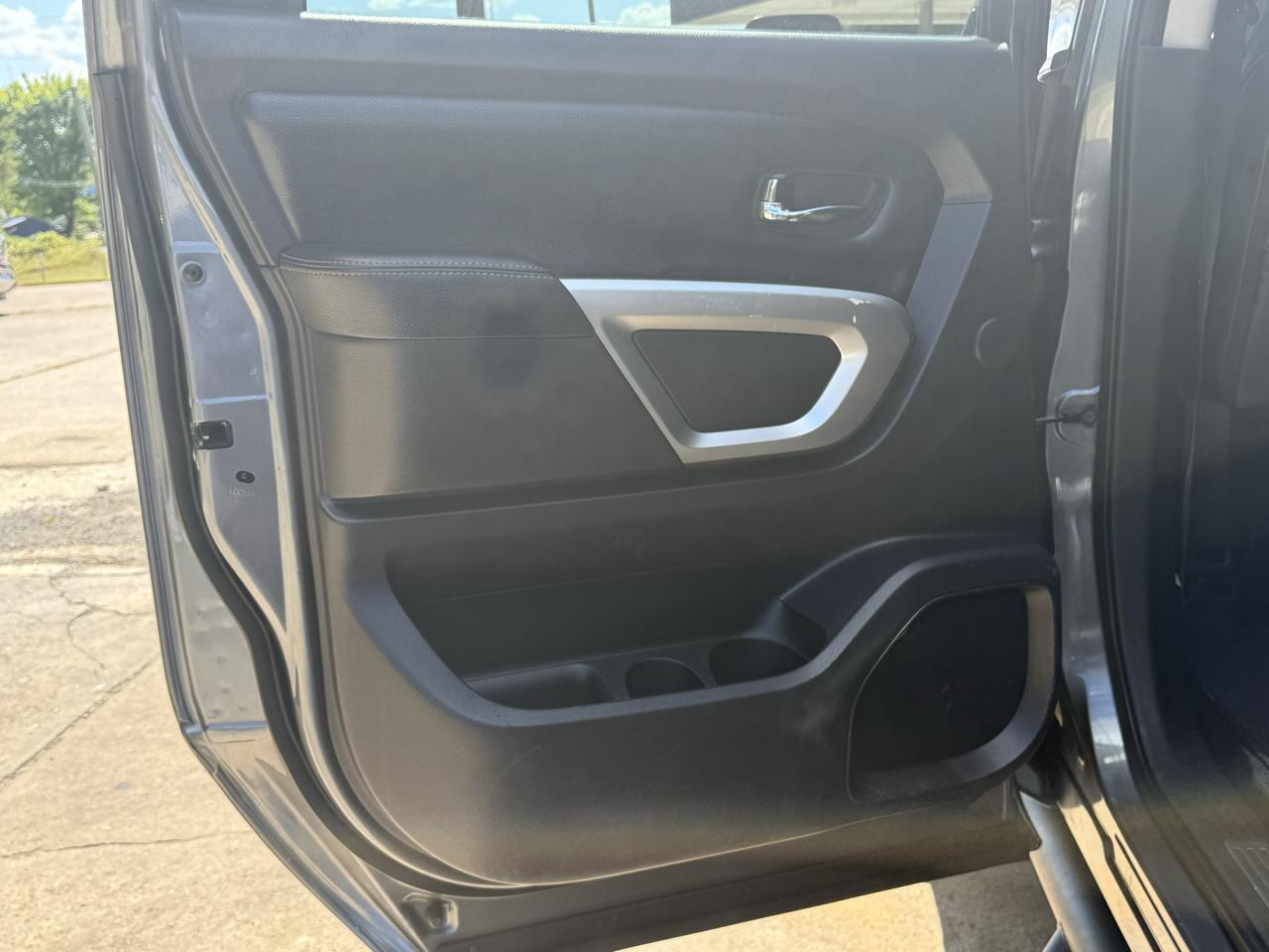 Nissan Titan XD 4x4 Diesel Crew Cab SL 2017