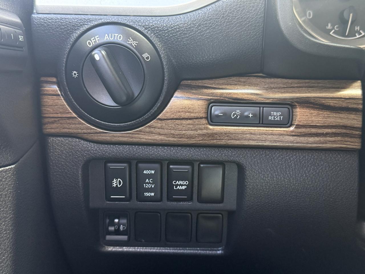 Nissan Titan XD 4x4 Diesel Crew Cab SL 2017