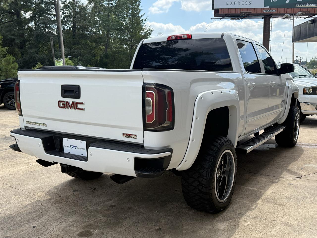 GMC Sierra 1500 4WD Crew Cab 143.5" SLT 2018