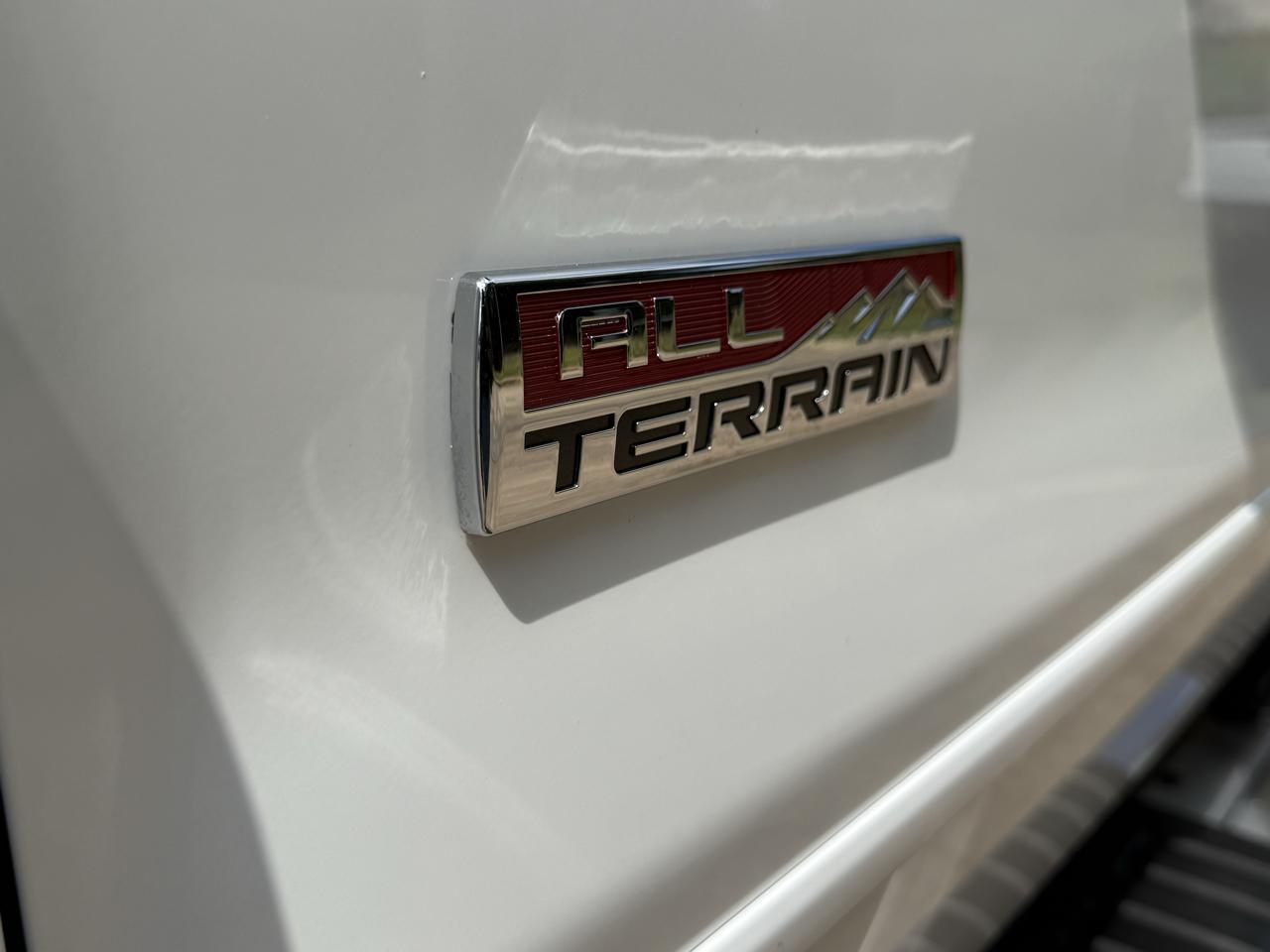 GMC Sierra 1500 4WD Crew Cab 143.5" SLT 2018