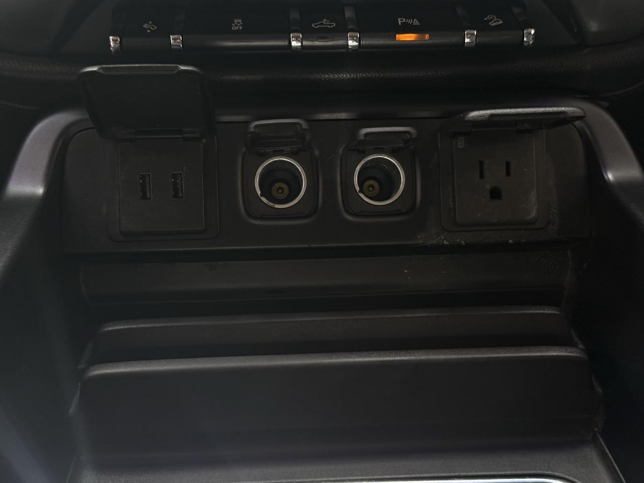 GMC Sierra 1500 4WD Crew Cab 143.5" SLT 2018