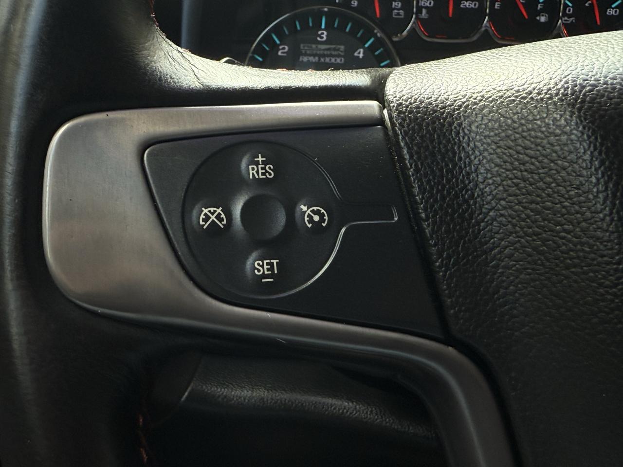 GMC Sierra 1500 4WD Crew Cab 143.5" SLT 2018
