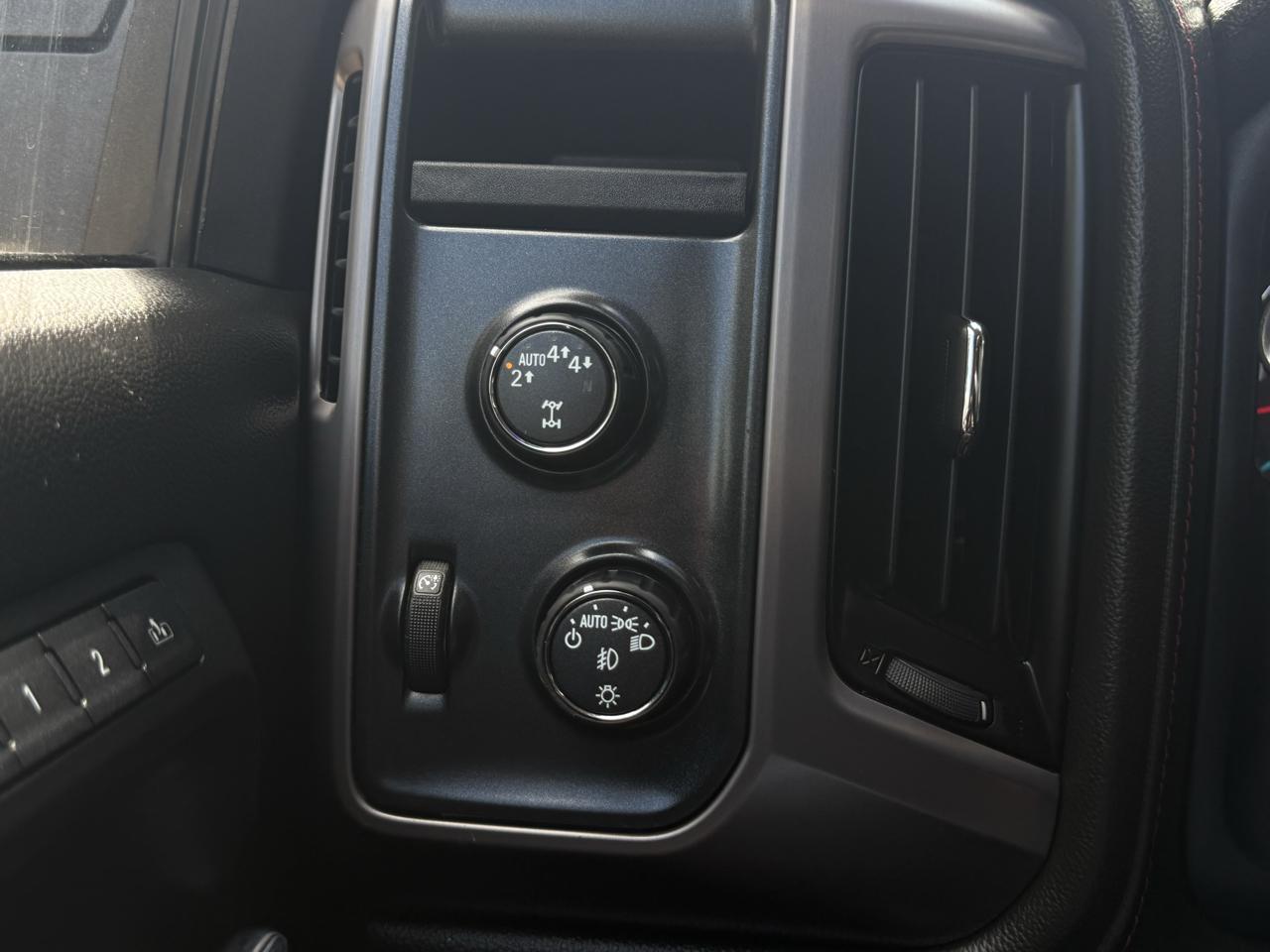 GMC Sierra 1500 4WD Crew Cab 143.5" SLT 2018