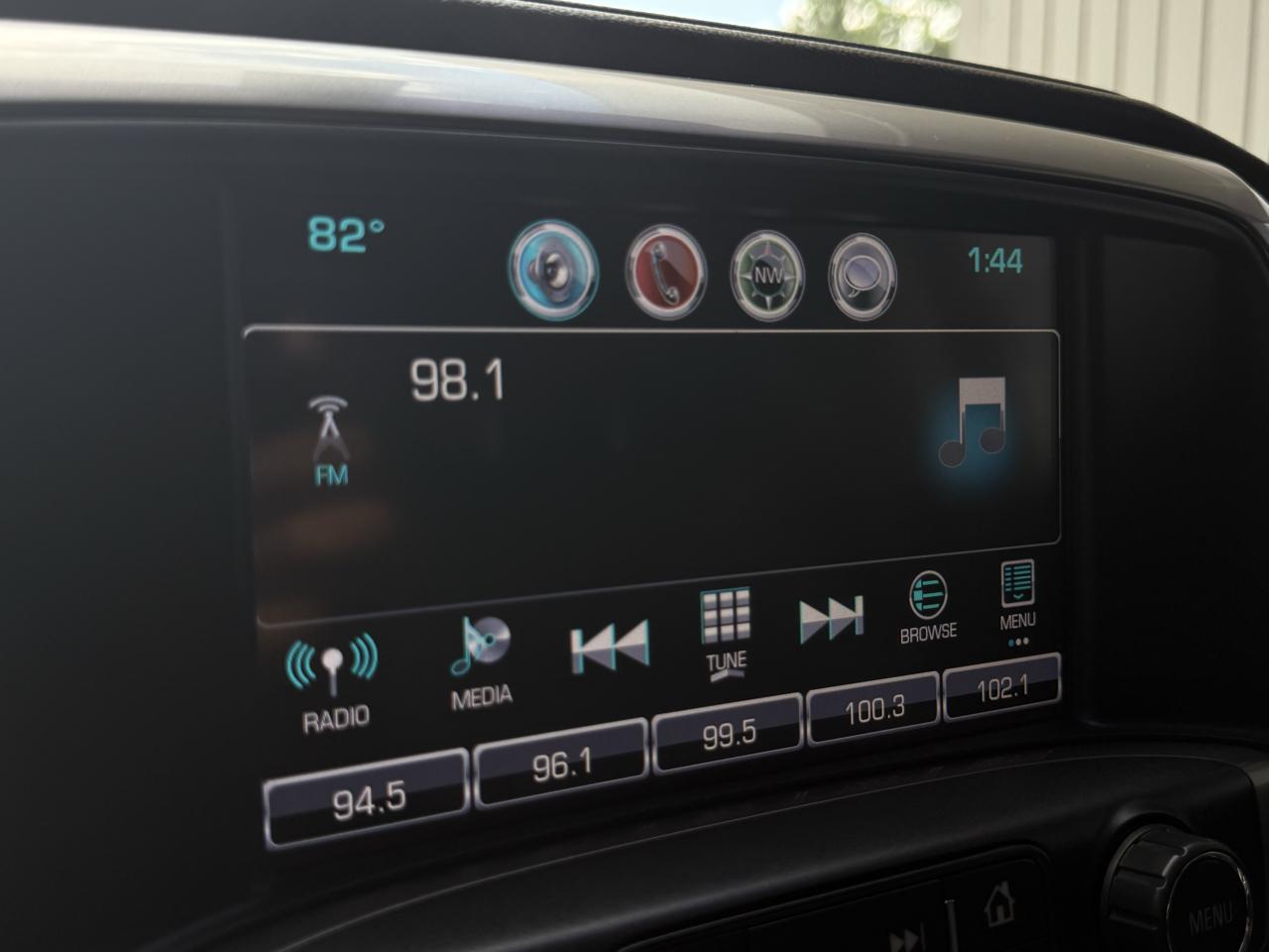GMC Sierra 1500 4WD Crew Cab 143.5" SLT 2018