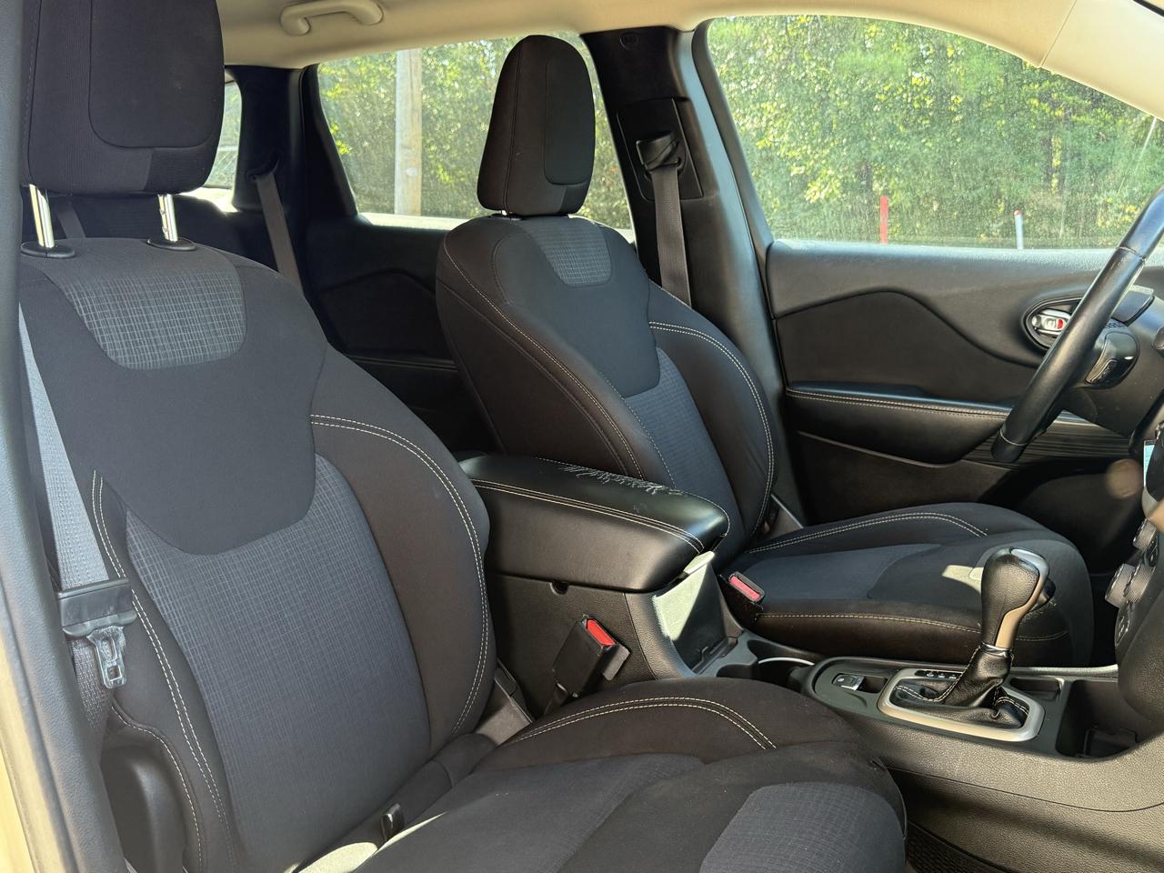 Jeep Cherokee FWD 4dr Latitude 2015
