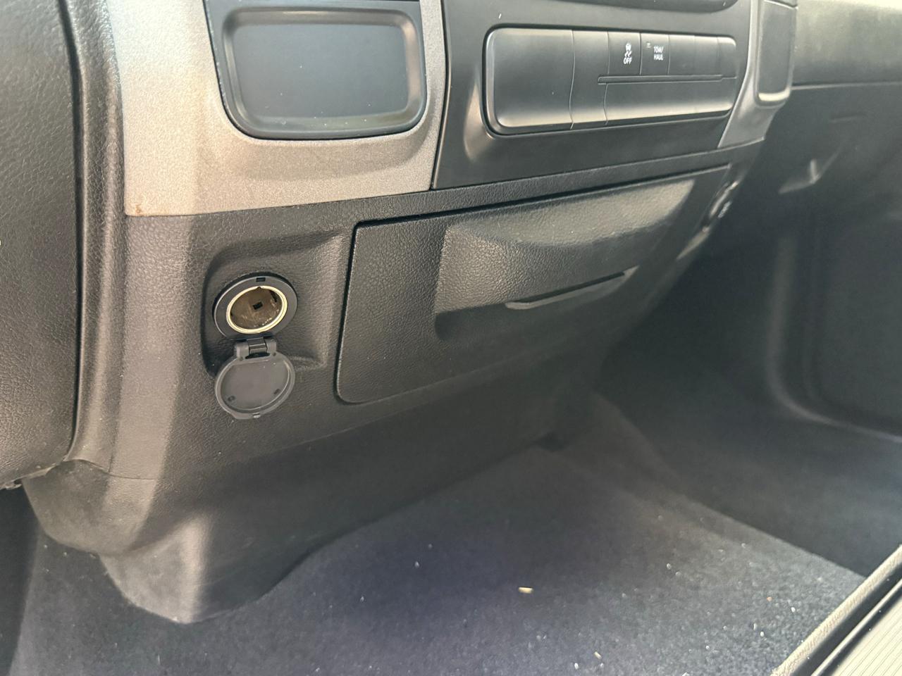 RAM 1500 Classic Express 4x2 Crew Cab 5'7" Box 2019