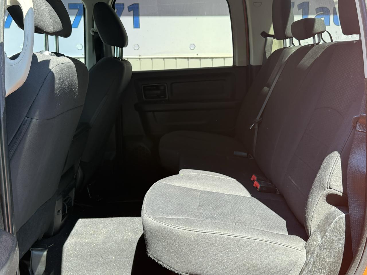 RAM 1500 Classic Express 4x2 Crew Cab 5'7" Box 2019