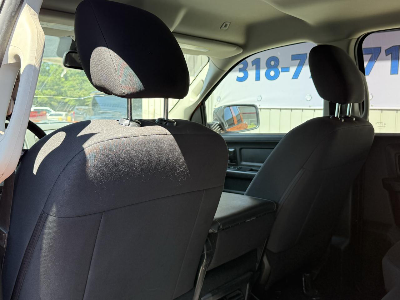 RAM 1500 Classic Express 4x2 Crew Cab 5'7" Box 2019