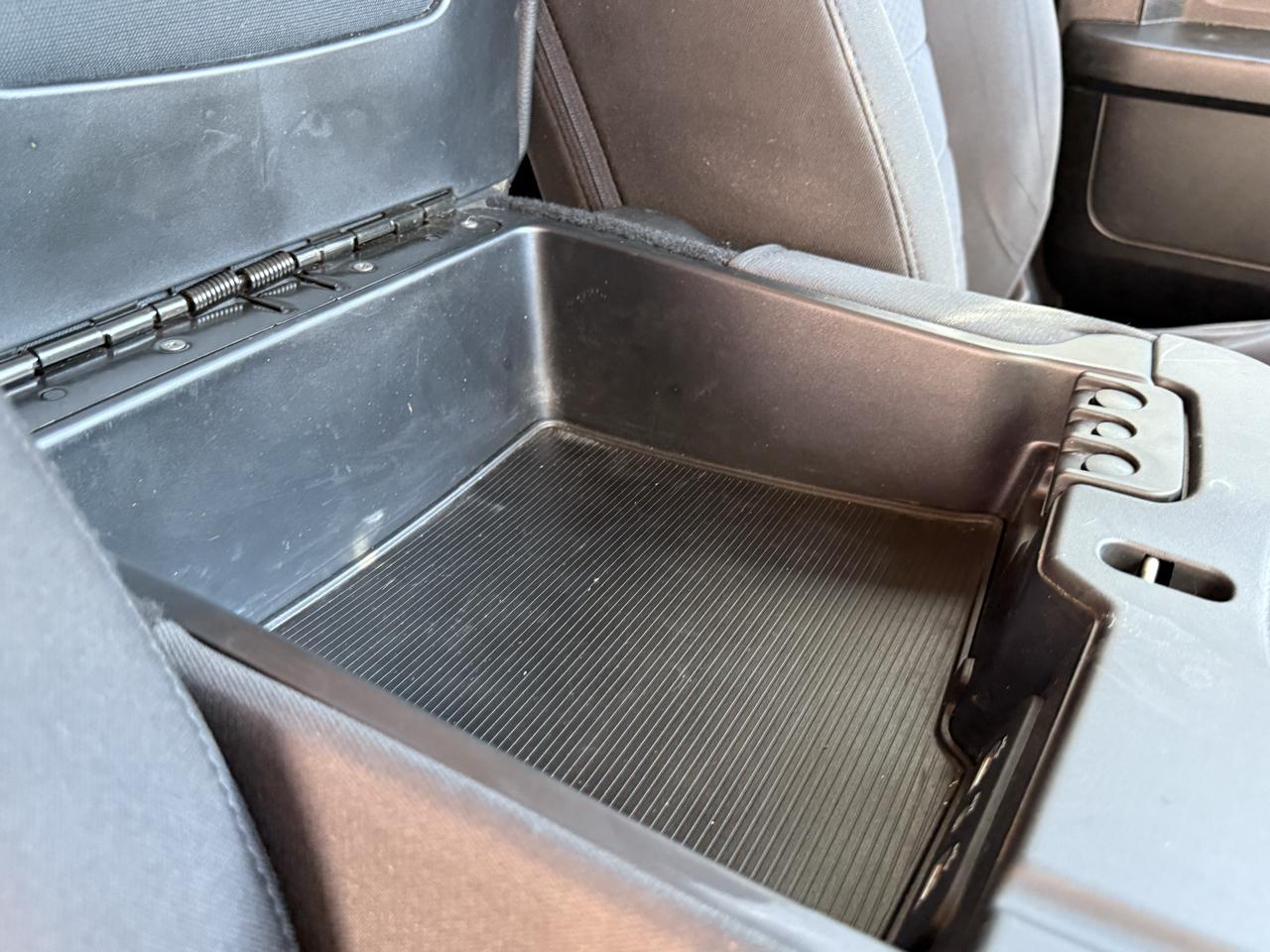 RAM 1500 Classic Express 4x2 Crew Cab 5'7" Box 2019