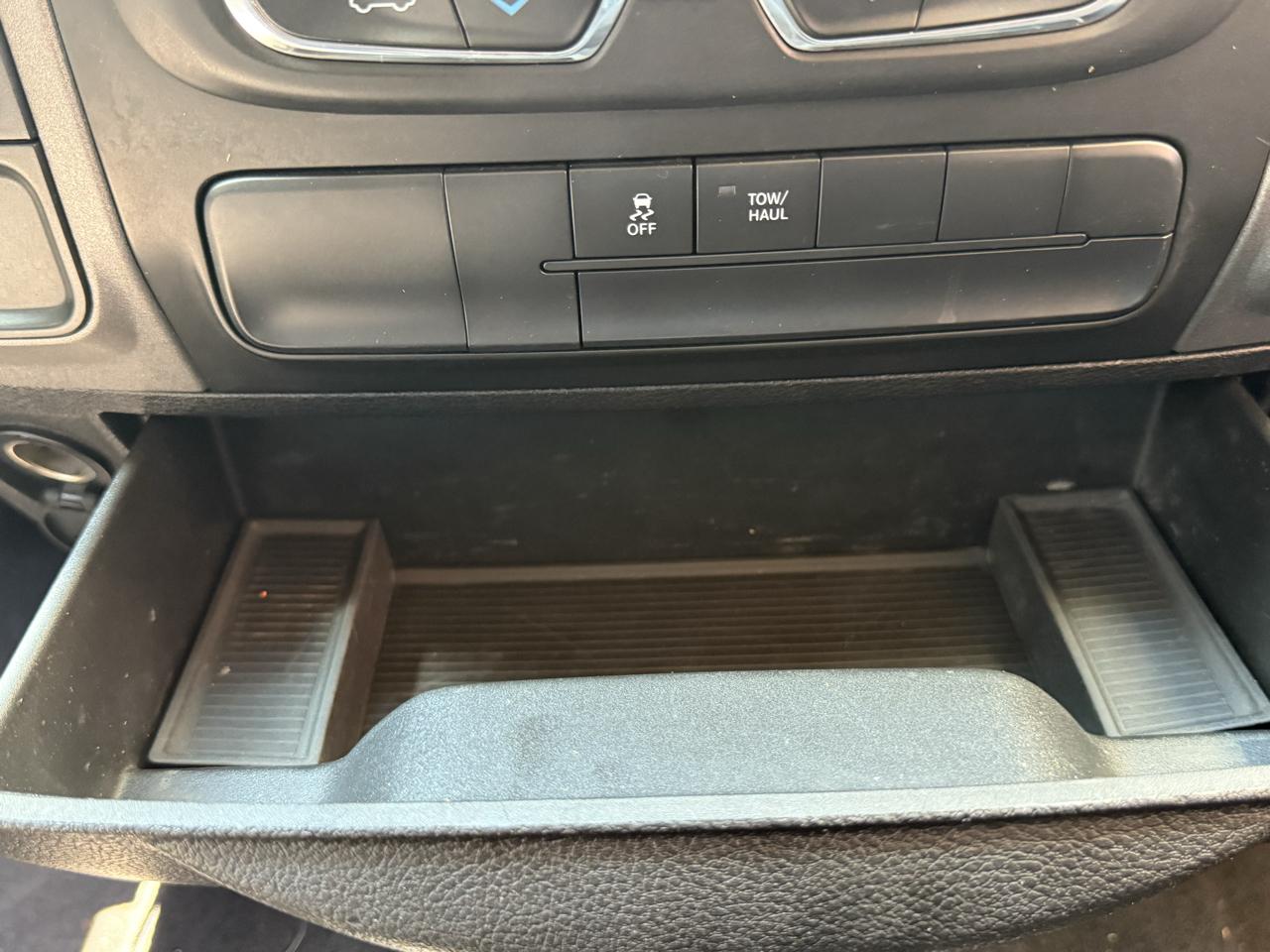 RAM 1500 Classic Express 4x2 Crew Cab 5'7" Box 2019