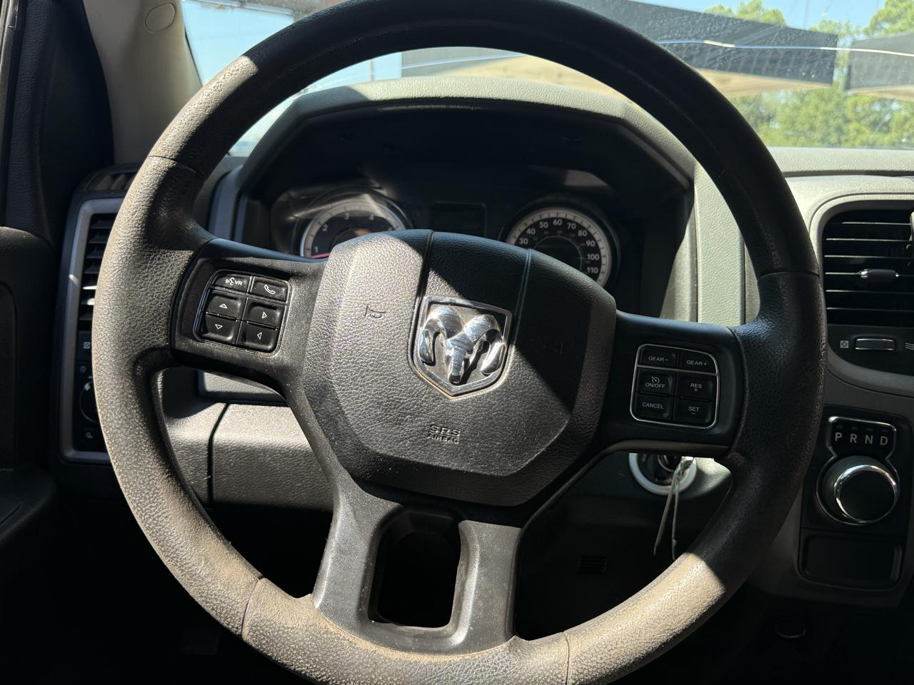 RAM 1500 Classic Express 4x2 Crew Cab 5'7" Box 2019