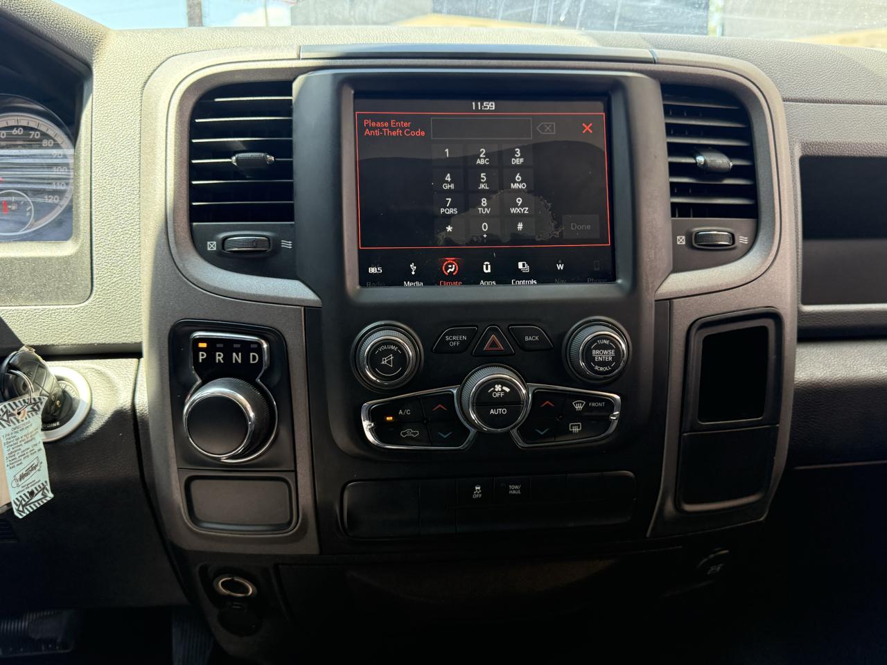 RAM 1500 Classic Express 4x2 Crew Cab 5'7" Box 2019