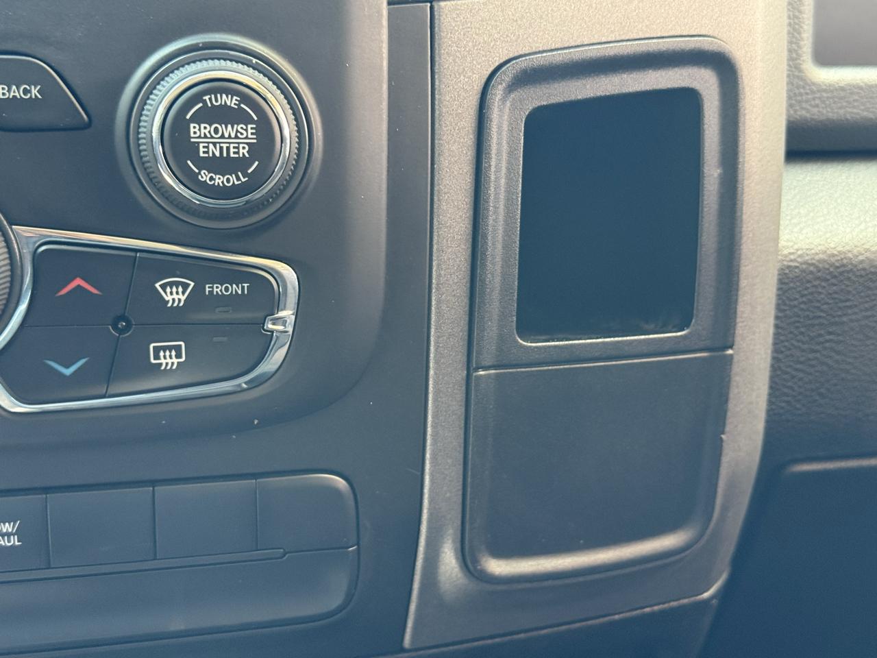 RAM 1500 Classic Express 4x2 Crew Cab 5'7" Box 2019