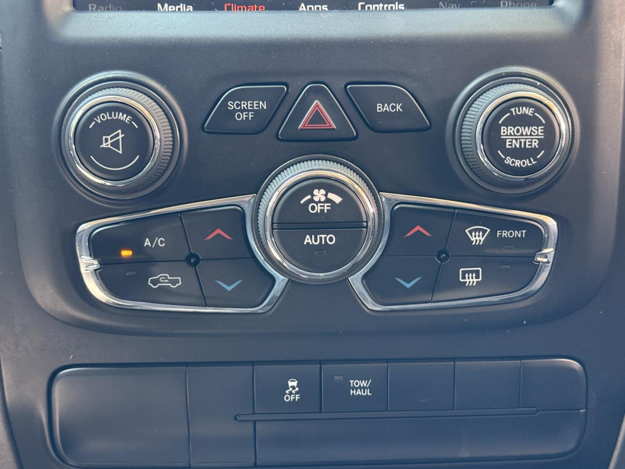 RAM 1500 Classic Express 4x2 Crew Cab 5'7" Box 2019
