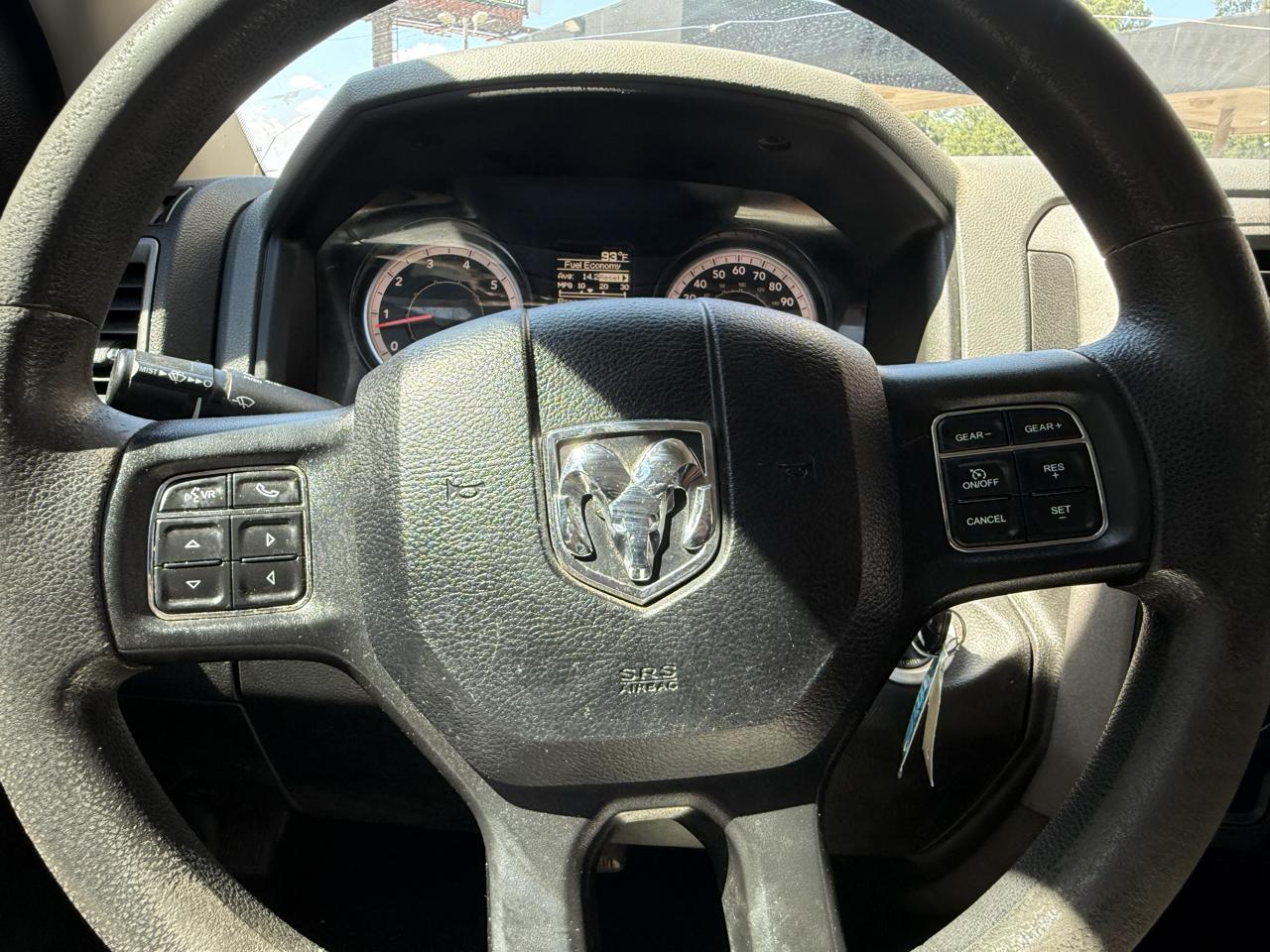RAM 1500 Classic Express 4x2 Crew Cab 5'7" Box 2019
