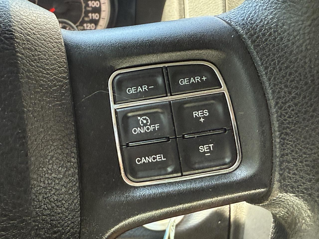 RAM 1500 Classic Express 4x2 Crew Cab 5'7" Box 2019