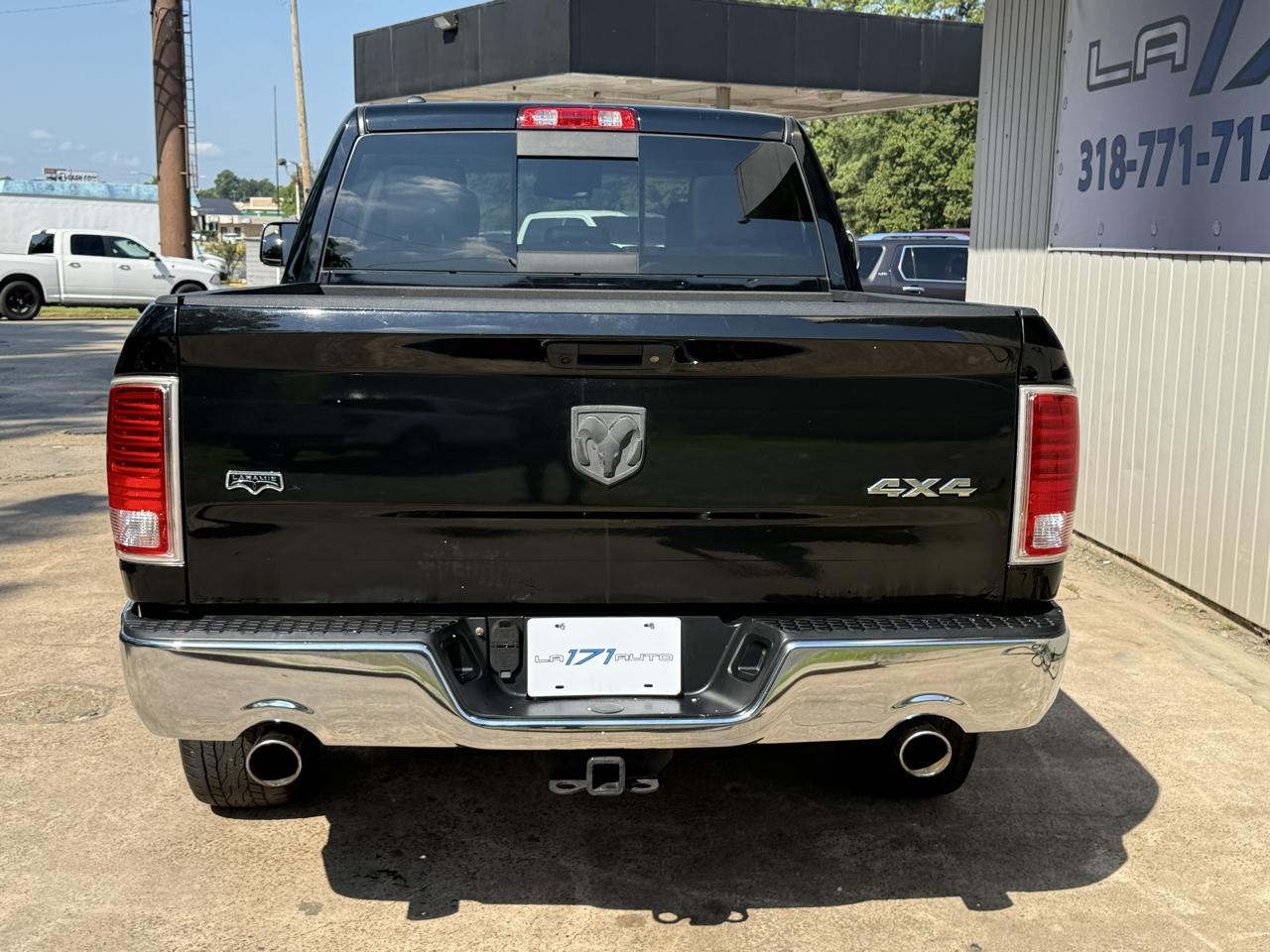 RAM 1500 4WD Crew Cab 140.5" Laramie 2014
