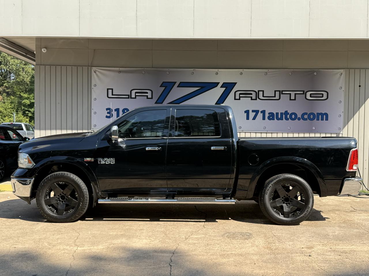 RAM 1500 4WD Crew Cab 140.5" Laramie 2014