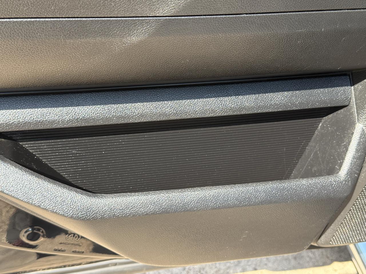 RAM 1500 4WD Crew Cab 140.5" Laramie 2014