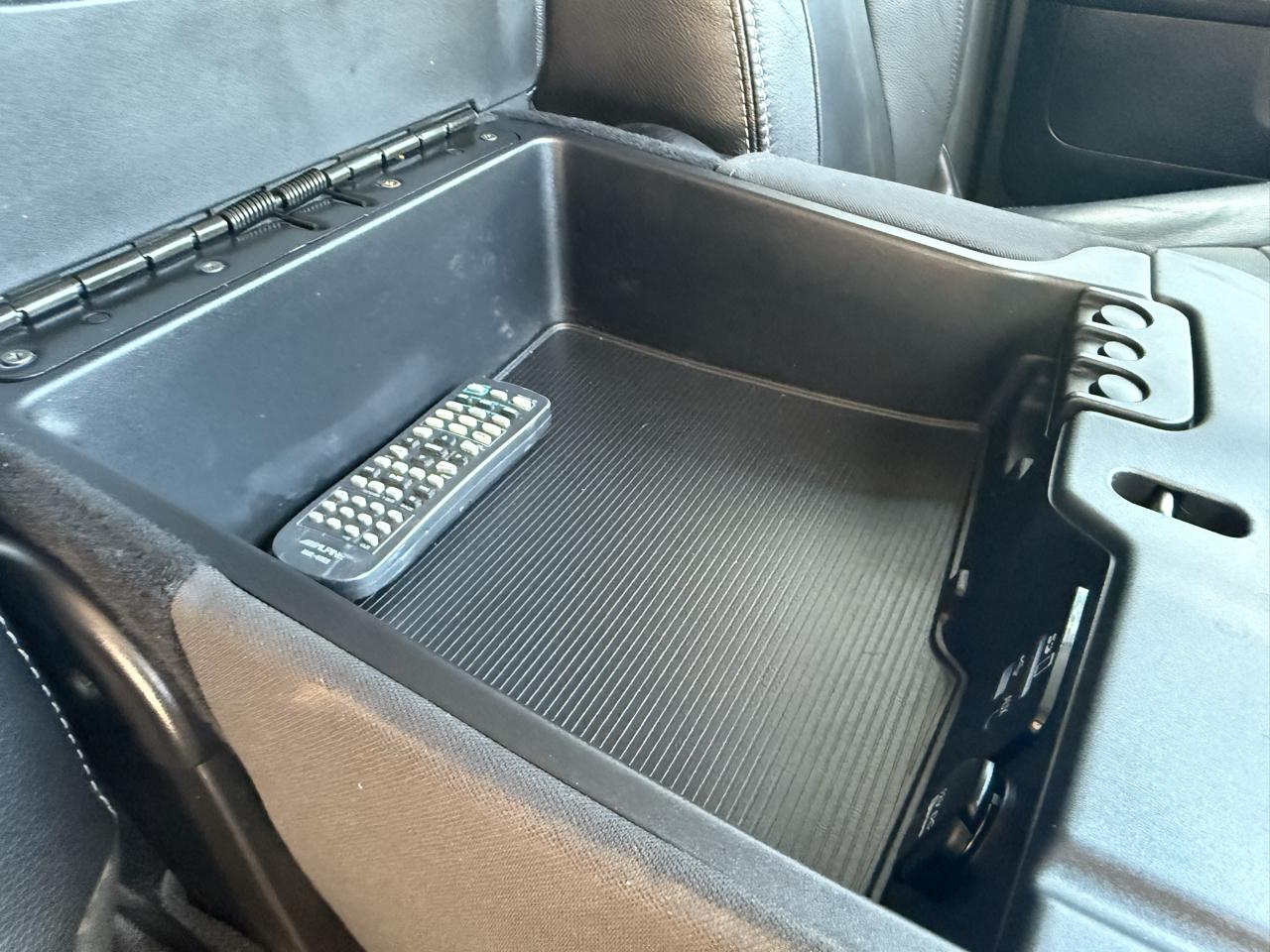 RAM 1500 4WD Crew Cab 140.5" Laramie 2014