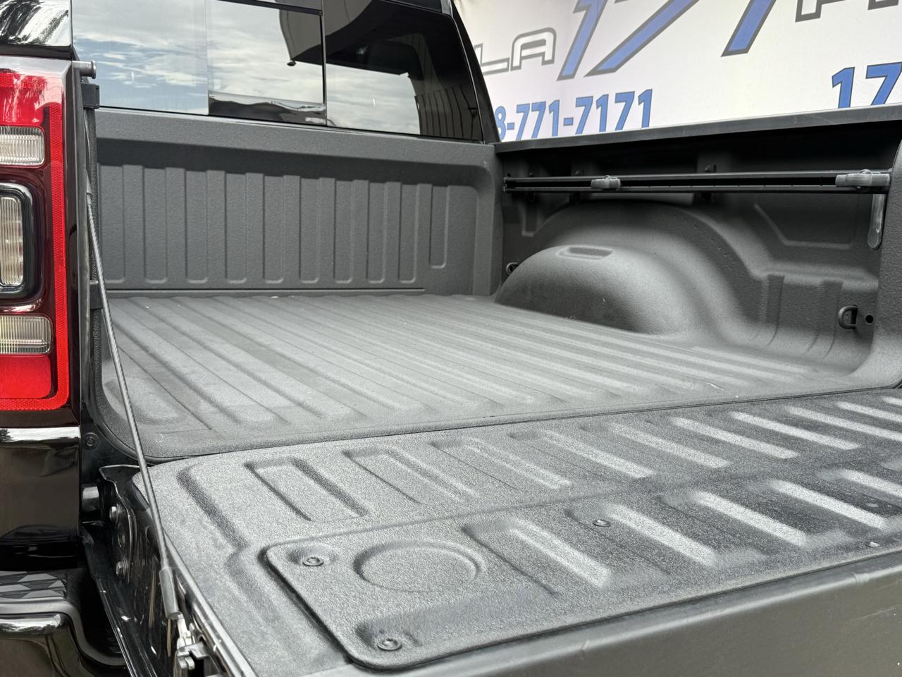 RAM 1500 Big Horn 4x4 Crew Cab 5'7" Box 2023
