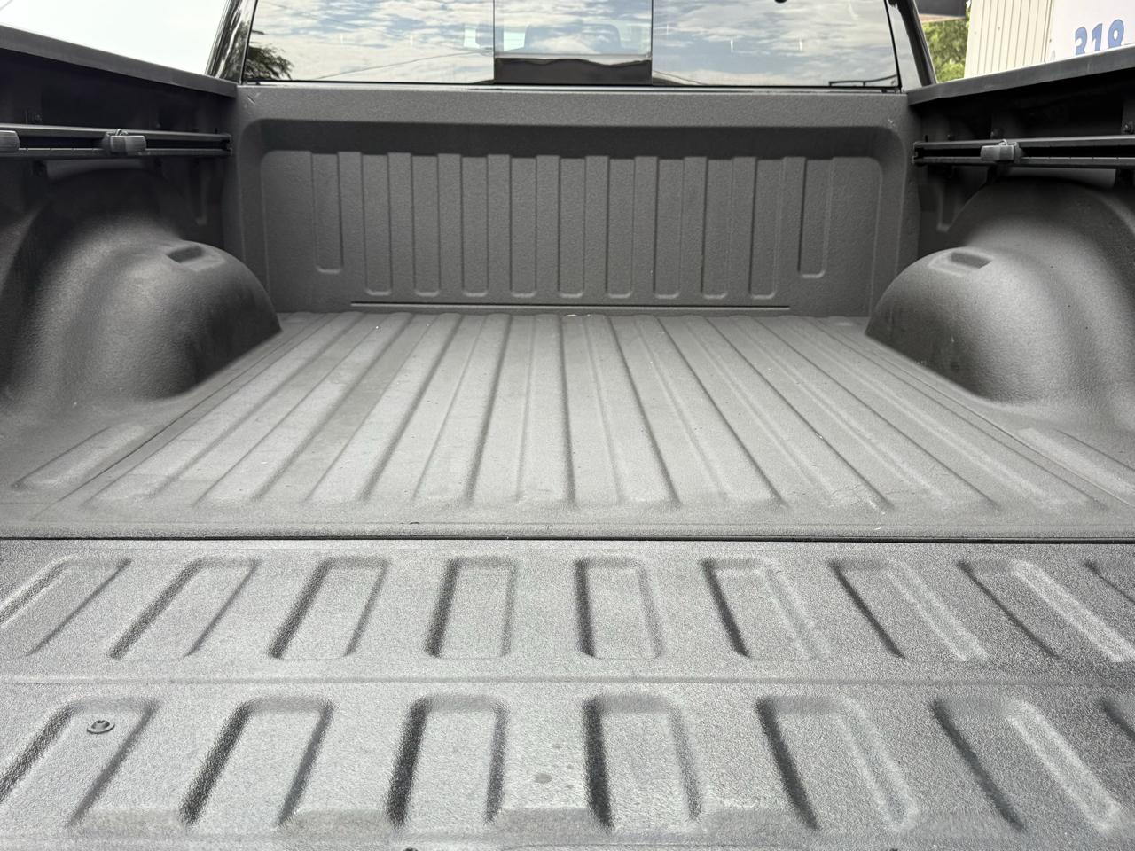 RAM 1500 Big Horn 4x4 Crew Cab 5'7" Box 2023