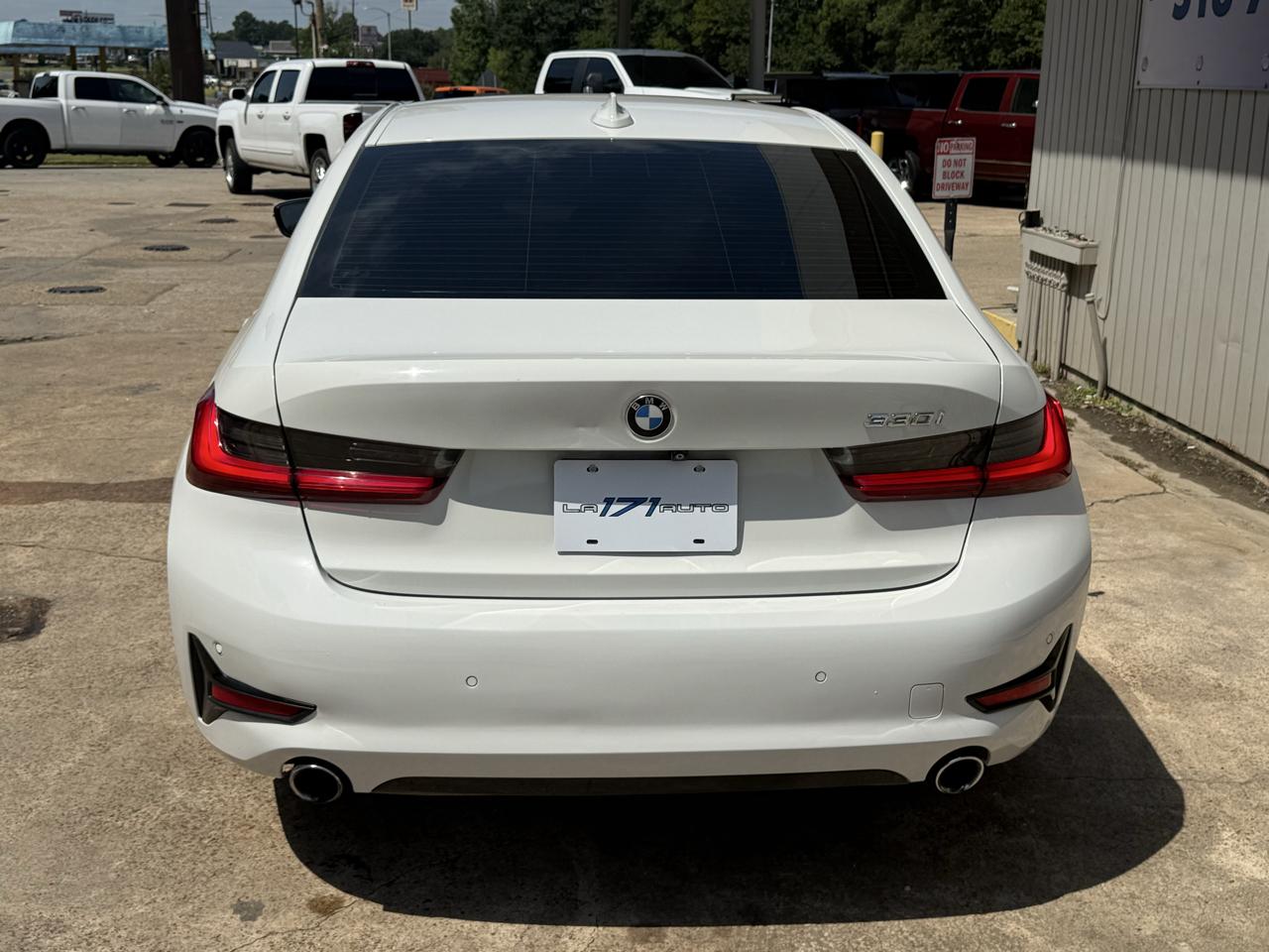 BMW 3 Series 330i Sedan 2019