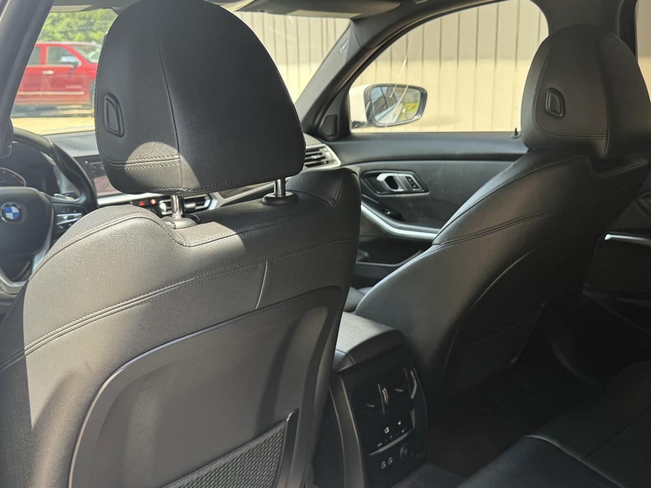 BMW 3 Series 330i Sedan 2019
