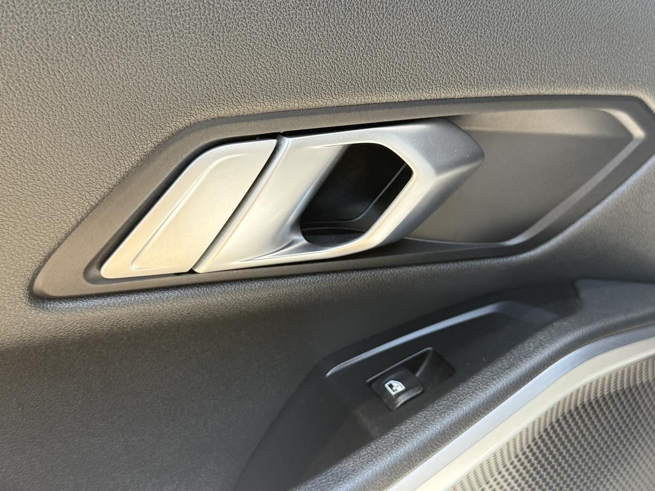 BMW 3 Series 330i Sedan 2019