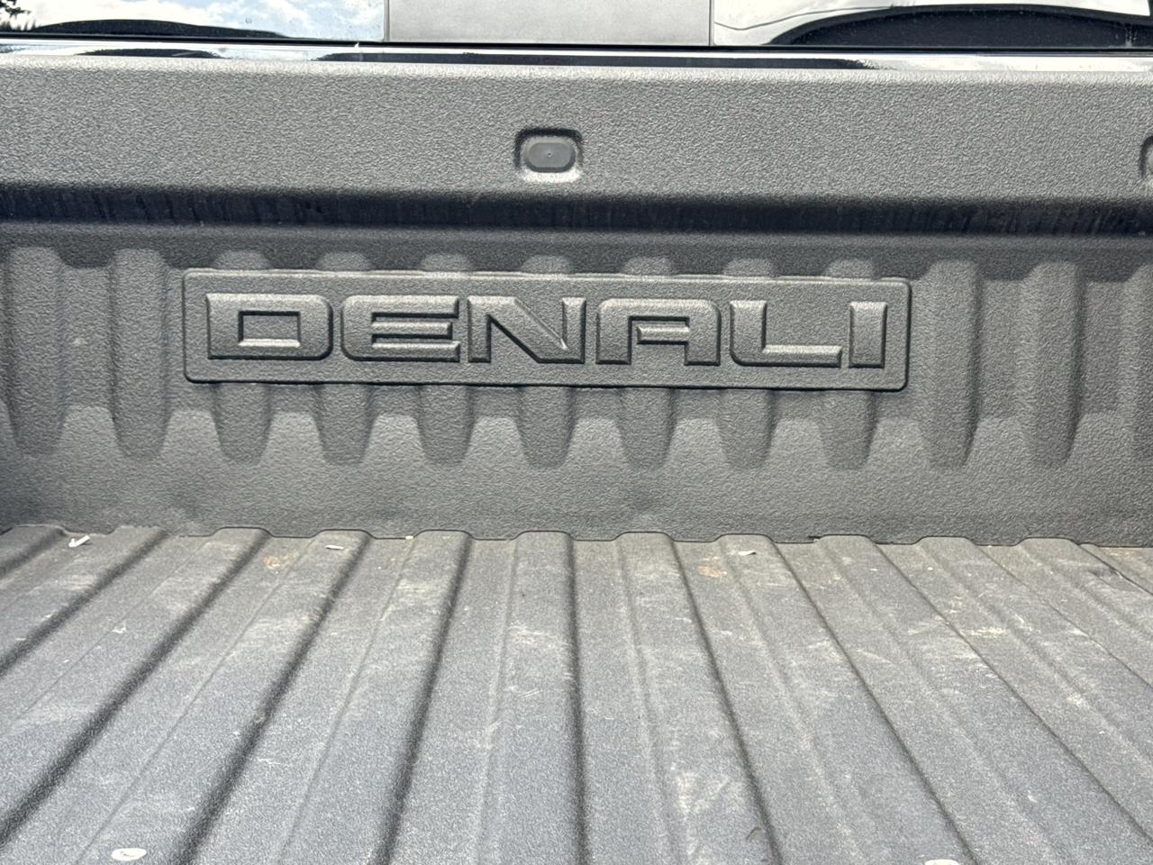 GMC Sierra 1500 4WD Crew Cab 143.5" Denali 2016