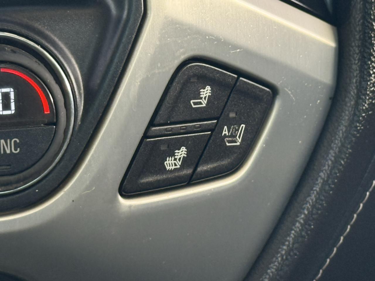 GMC Sierra 1500 4WD Crew Cab 143.5" SLT 2014