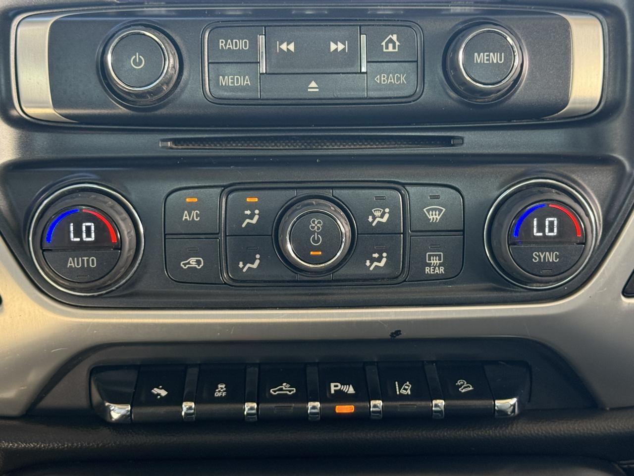 GMC Sierra 1500 4WD Crew Cab 143.5" SLT 2014
